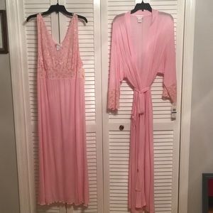 Elegant Pink Laced 2-piece Nightgown Set